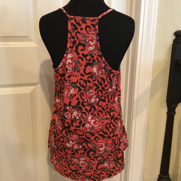 Beautiful tank top! New without tags!! 🖤 - Picture 2 of 5